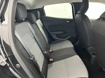 Photo 15 Renault Clio  E-Tech full hybrid 145 ch GSR2