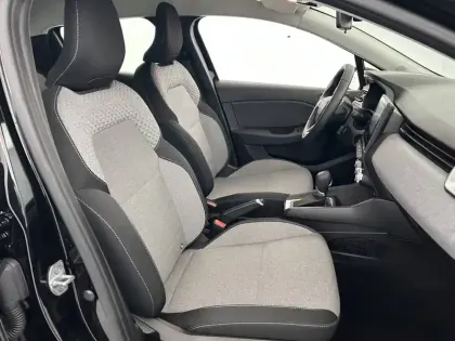 Photo 13 Renault Clio  E-Tech full hybrid 145 ch GSR2