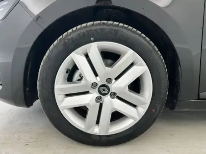 Photo 18 Renault Clio  E-Tech full hybrid 145 ch GSR2