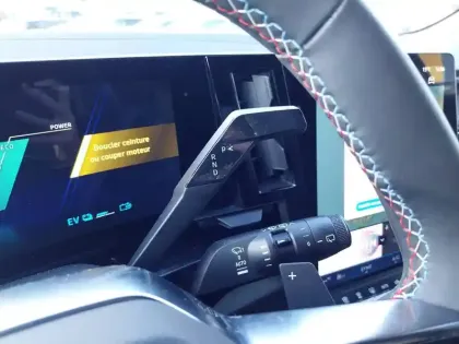 Photo 11 Renault Austral  E-Tech full hybrid 200 GSR2