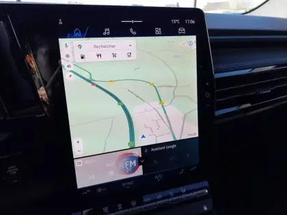 Photo 18 Renault Austral  E-Tech full hybrid 200 GSR2