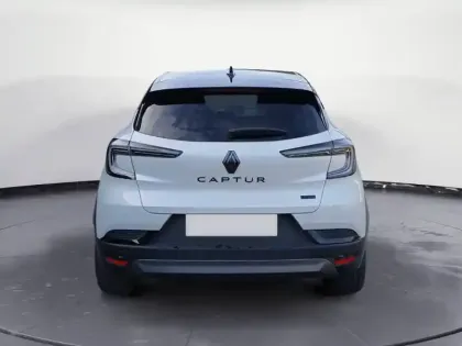 Photo 5 Renault Captur  E-Tech full hybrid 145 ch