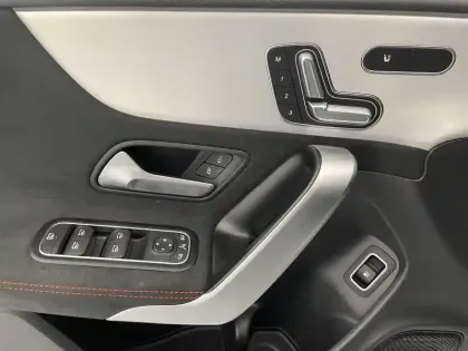 Photo 27 Mercedes CLA  Coupé 250 e 8G-DCT