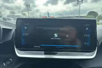 Photo 17 Peugeot 2008  PureTech 130 S&S BVM6