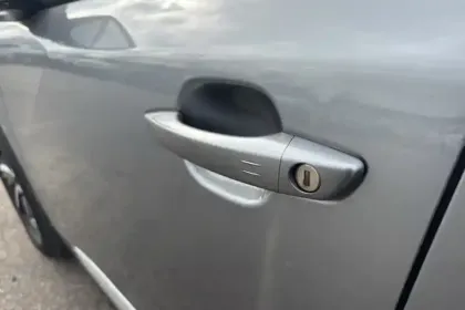 Photo 20 Peugeot 2008  PureTech 130 S&S BVM6