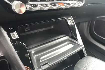 Photo 30 Peugeot 2008  PureTech 130 S&S BVM6