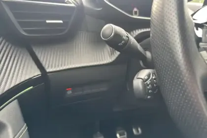 Photo 15 Peugeot 2008  PureTech 130 S&S BVM6