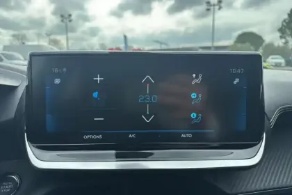 Photo 18 Peugeot 2008  PureTech 130 S&S BVM6