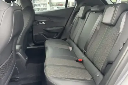 Photo 23 Peugeot 2008  PureTech 130 S&S BVM6