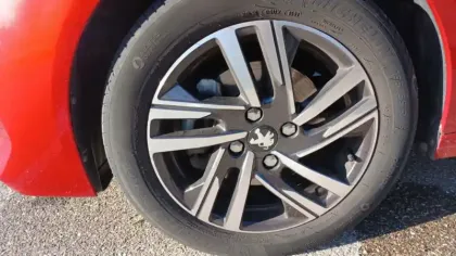 Photo 44 Peugeot 208 Gén. II Ph1 NG Allure 5