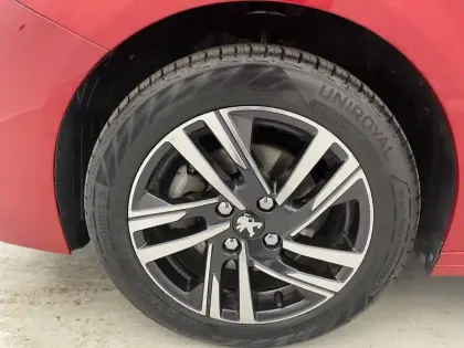 Photo 24 Peugeot 208  PureTech 100 S&S EAT8