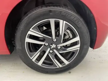 Photo 77 Peugeot 208 Gén. II Ph1 NG Allure 5