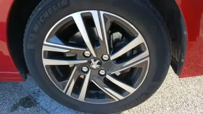 Photo 60 Peugeot 208 Gén. II Ph1 NG Allure 5