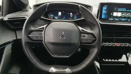 Photo 45 Peugeot 208  PureTech 100 S&S BVM6