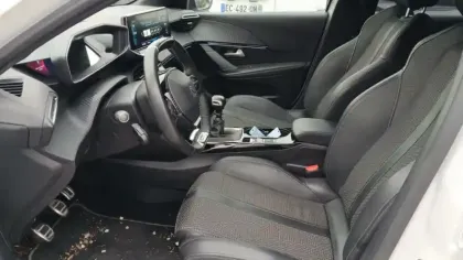 Photo 41 Peugeot 208  PureTech 100 S&S BVM6