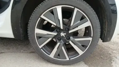 Photo 43 Peugeot 208  PureTech 100 S&S BVM6