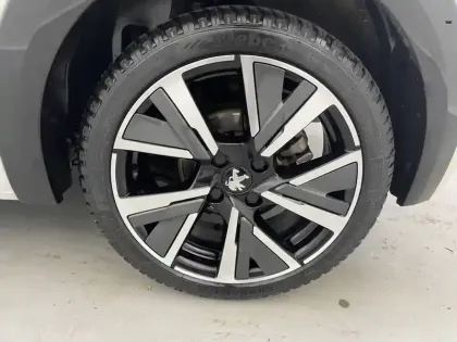 Photo 23 Peugeot 208  PureTech 100 S&S BVM6