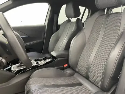 Photo 21 Peugeot 208  PureTech 100 S&S BVM6