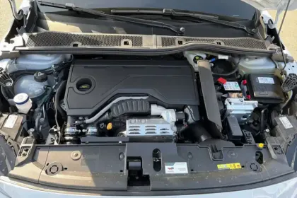 Photo 15 Peugeot 208  Hybrid 110 ch e-DCS6