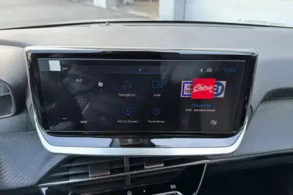 Photo 16 Peugeot 208  Hybrid 110 ch e-DCS6