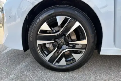 Photo 12 Peugeot 208  Hybrid 110 ch e-DCS6