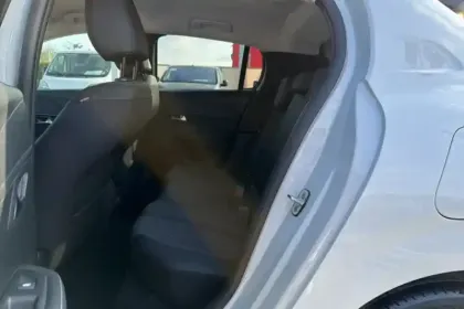 Photo 10 Peugeot 208  Hybrid 110 ch e-DCS6