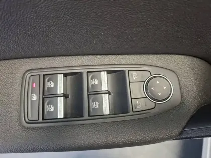 Photo 15 Renault Captur  TCe 90 - 21