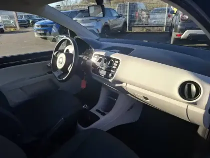 Photo 23 Volkswagen Up  1.0 60