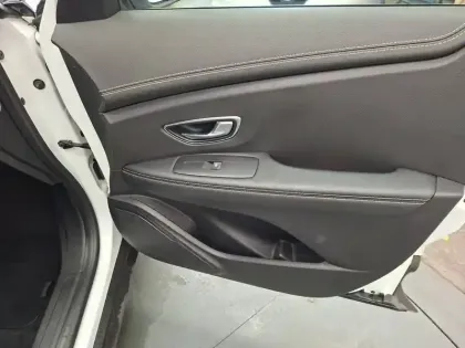 Photo 44 Renault Scenic  dCi 110 Energy EDC