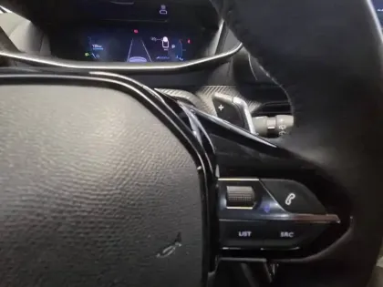 Photo 28 Peugeot 208  PureTech 100 S&S EAT8