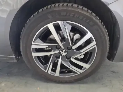 Photo 16 Peugeot 208  PureTech 100 S&S EAT8