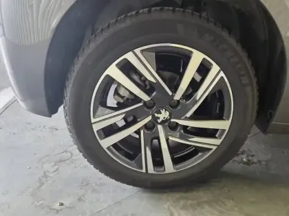 Photo 6 Peugeot 208  PureTech 100 S&S EAT8