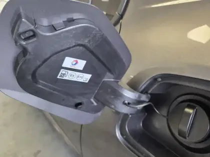 Photo 39 Peugeot 208  PureTech 100 S&S EAT8