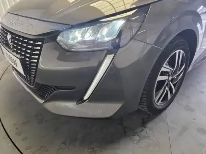 Photo 42 Peugeot 208  PureTech 100 S&S EAT8