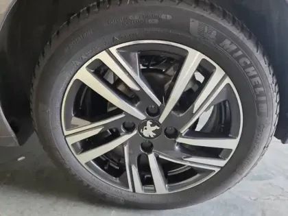 Photo 20 Peugeot 208  PureTech 100 S&S EAT8