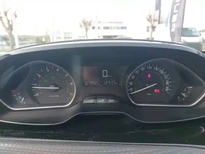 Photo 9 Peugeot 2008  1.2 PureTech 82ch BVM5