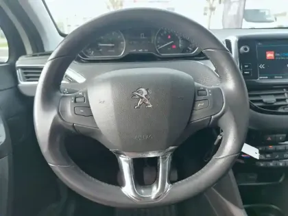 Photo 8 Peugeot 2008  1.2 PureTech 82ch BVM5