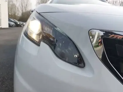Photo 15 Peugeot 2008  1.2 PureTech 82ch BVM5