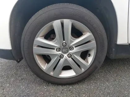 Photo 12 Peugeot 2008  1.2 PureTech 82ch BVM5