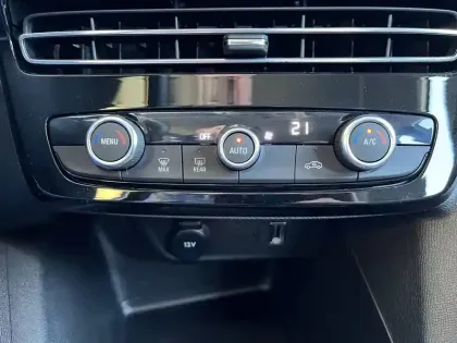 Photo 21 Opel Mokka  Electrique 136 ch & Batterie 50 kWh