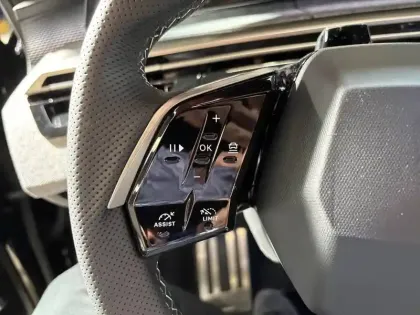 Photo 14 Peugeot 3008  Hybrid 145 e-DCS6