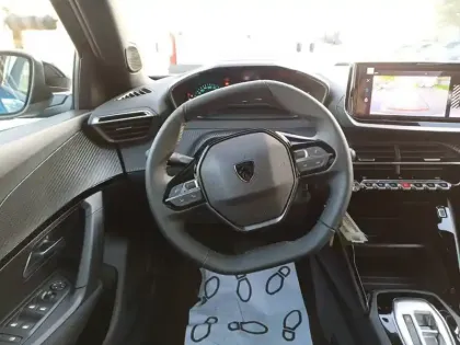 Photo 8 Peugeot 2008  Hybrid 110 e-DCS6