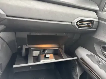 Photo 124 Dacia Jogger  Hybrid 140 7 places GSR2