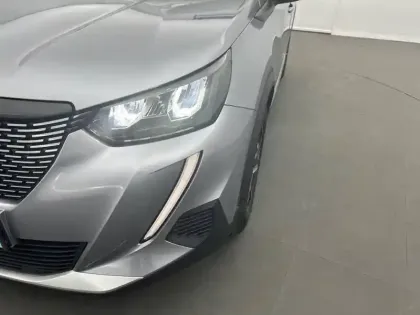 Photo 15 Peugeot 2008  PureTech 130 S&S EAT8