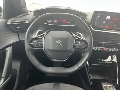 Photo 8 Peugeot 2008  PureTech 130 S&S EAT8