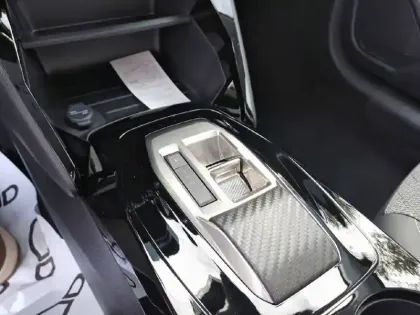 Photo 13 Peugeot 208  Hybrid 110 ch e-DCS6