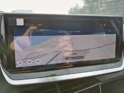 Photo 18 Peugeot 208  Hybrid 110 ch e-DCS6