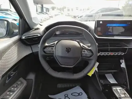 Photo 8 Peugeot 208  Hybrid 110 ch e-DCS6