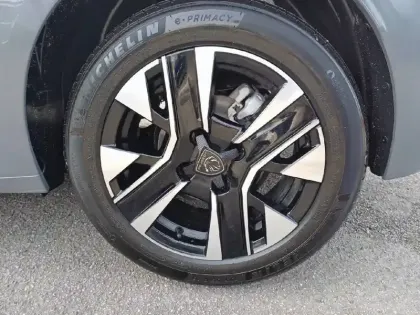 Photo 12 Peugeot 208  Hybrid 110 ch e-DCS6