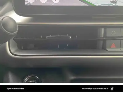 Photo 16 Jeep Avenger  1.2 Turbo T3 110 ch e-Hybrid BVR6